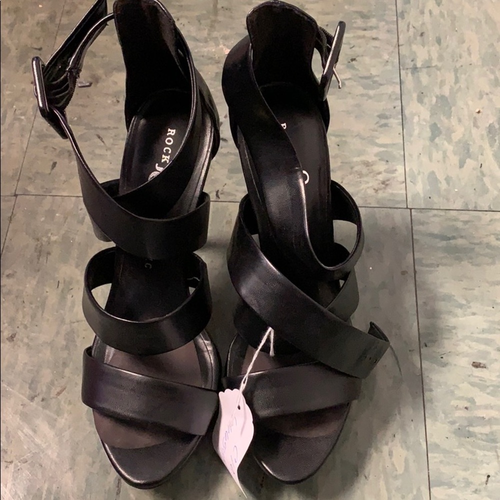 Shoe size 8 1/2